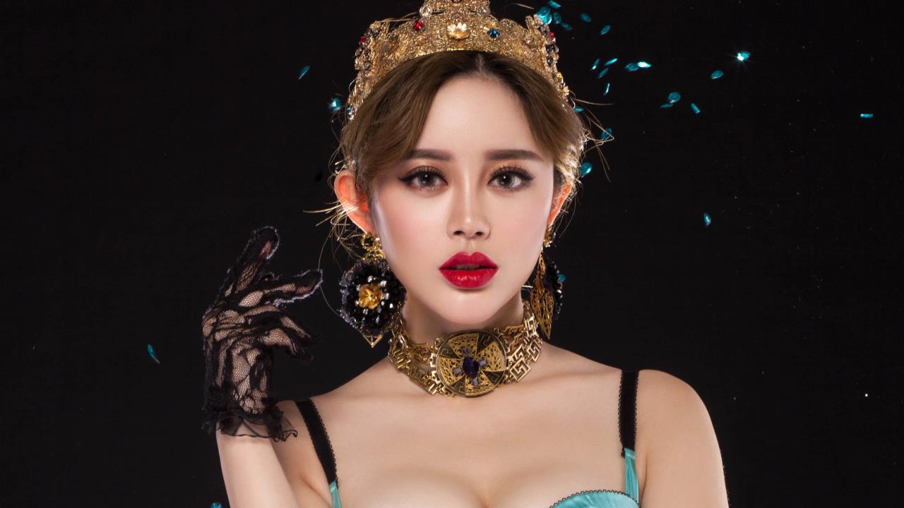 神秘邮件技术开发部部长的秘密游戏:  虚拟空间中的权力角逐