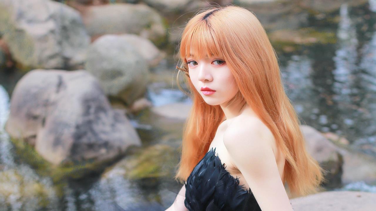 六月激情:  夏日情怀与激情的碰撞